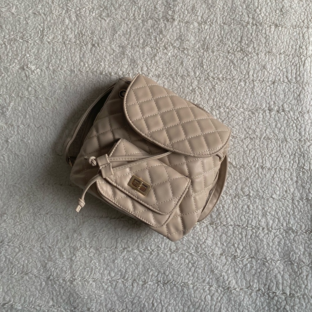 Prettylittlething Quilted Mini Backpack - Picture 3 of 8